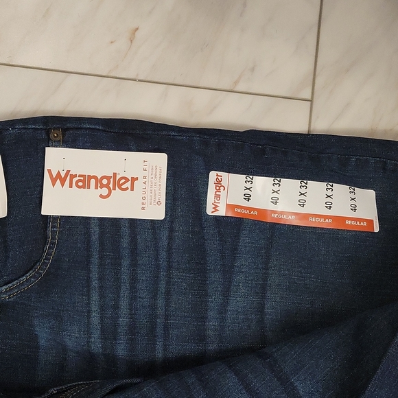 Men's Wrangler Free-To-Stretch Jeans - Picture 3 of 3